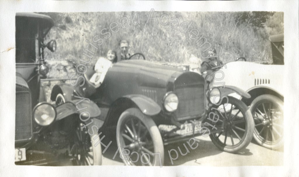 Visitors in automobiles at Alum Rock Park