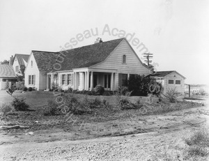 Image of Almack Residence on Faculty Row, front and side views