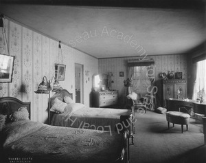 Image of Bedroom with two twin beds, McMahon house